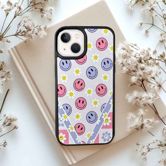 Brand New Retro Smiley Daisy iPhone 14 Case - Cute iPhone 14 Cases - Picture 1 of 3
